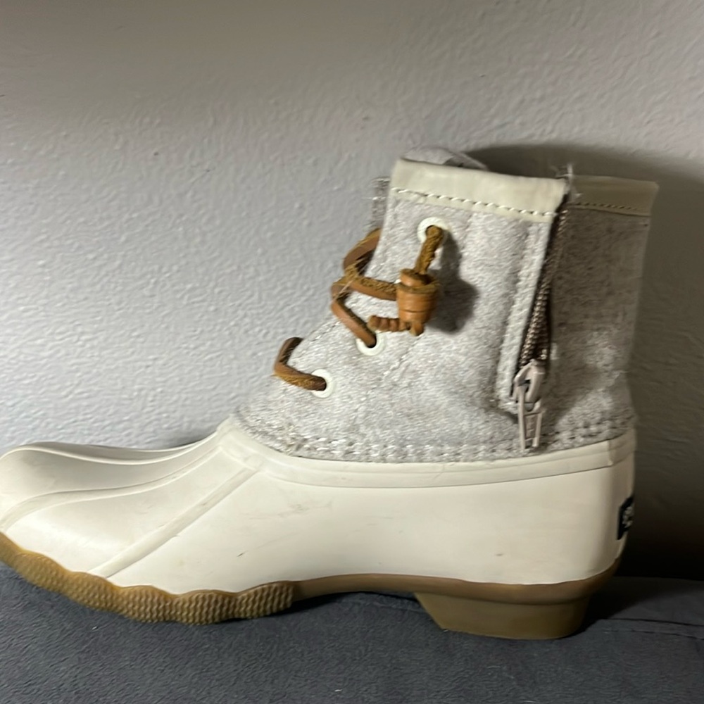 SPERRY Saltwater Boot  Girls size 1